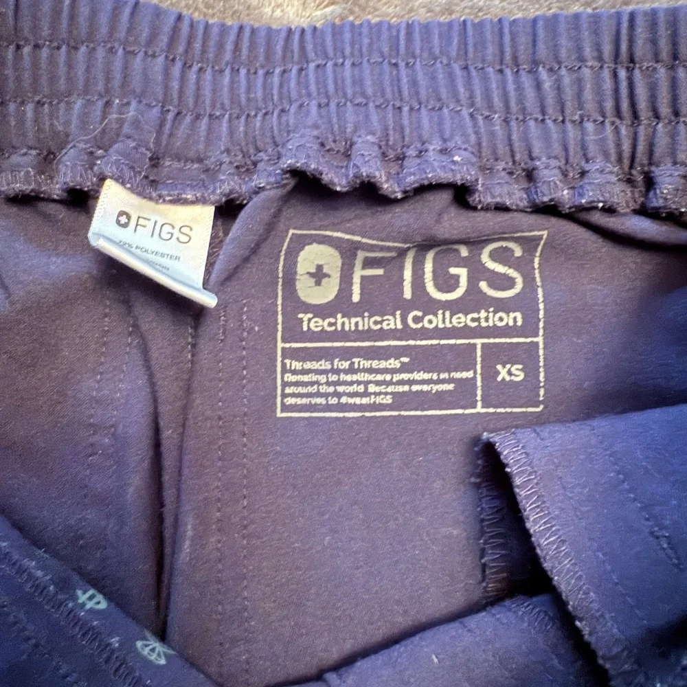 FIGS Navy Blue Scrub Set size XS - Picture 10 of 12